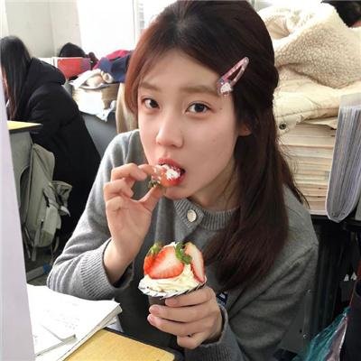 愤怒的黑人女孩与她的怪物